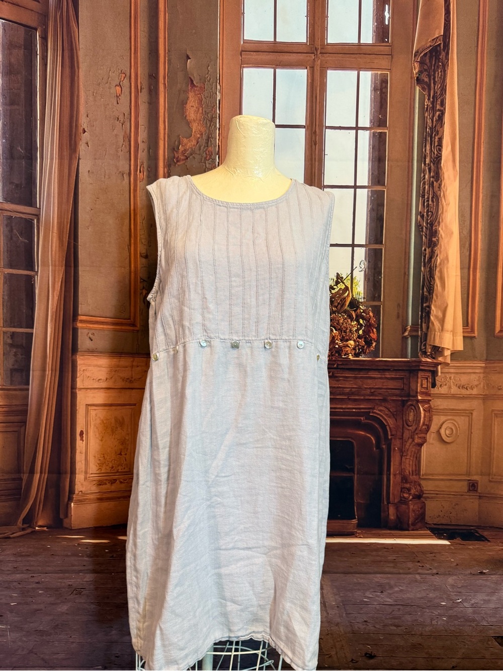 J Jill Sleeveless Light Blue Linen Shift Dress Abalone Buttons Pleated Vintage L